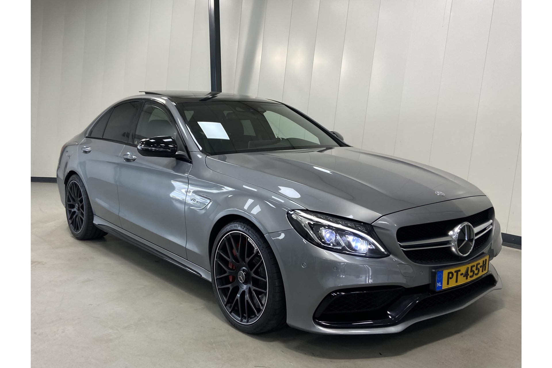 Mercedes-Benz C-Klasse C63S C63 63 S AMG*HUD*IWC*PANO*LED*CARBON*DISTR+